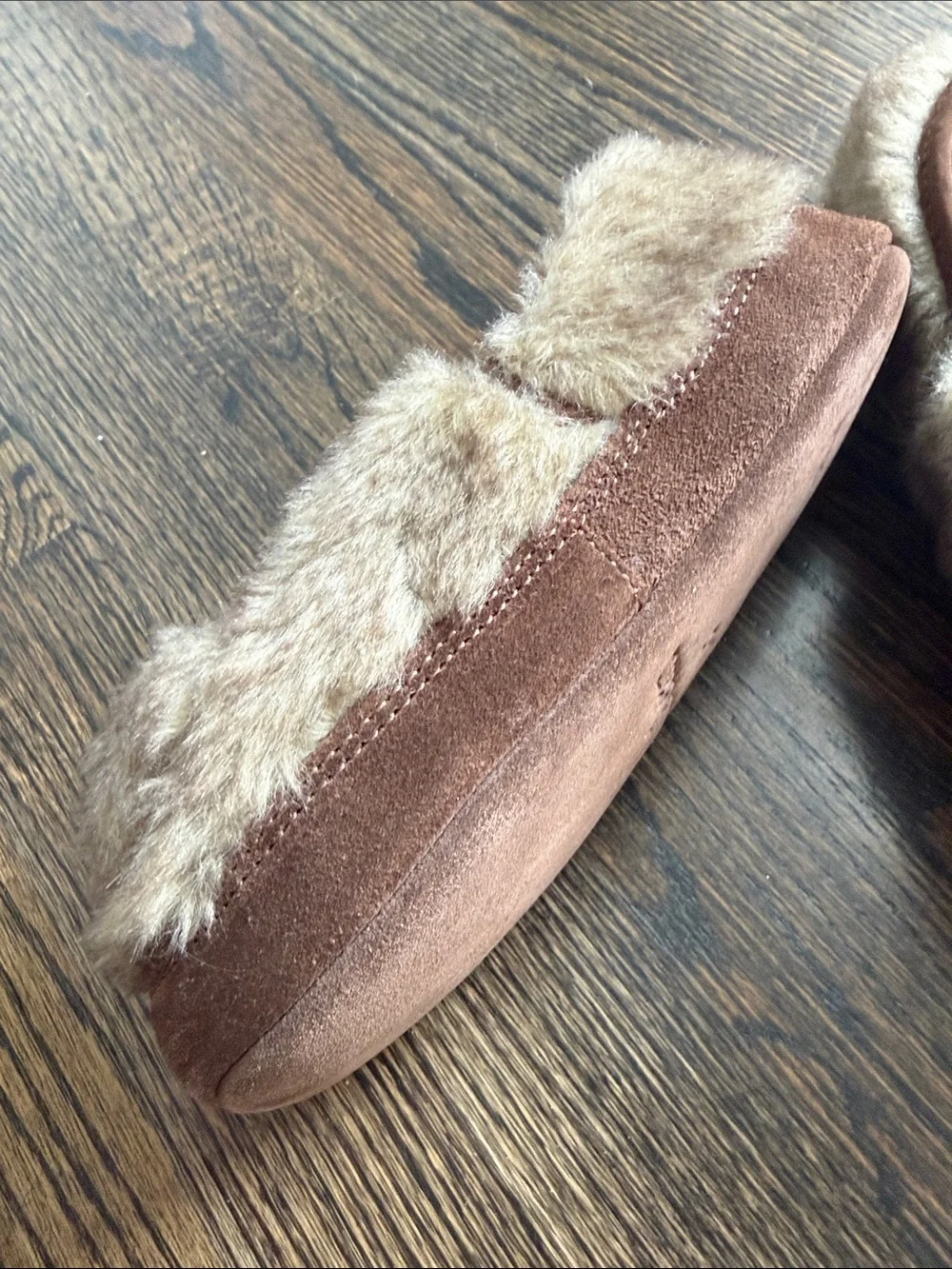 LL Bean Kids Animal Slippers, suede, like new, size 1-2 (Nut Brown Bear)